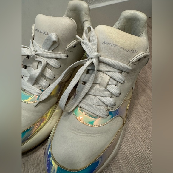 Alexander McQueen - Picture 11 of 15